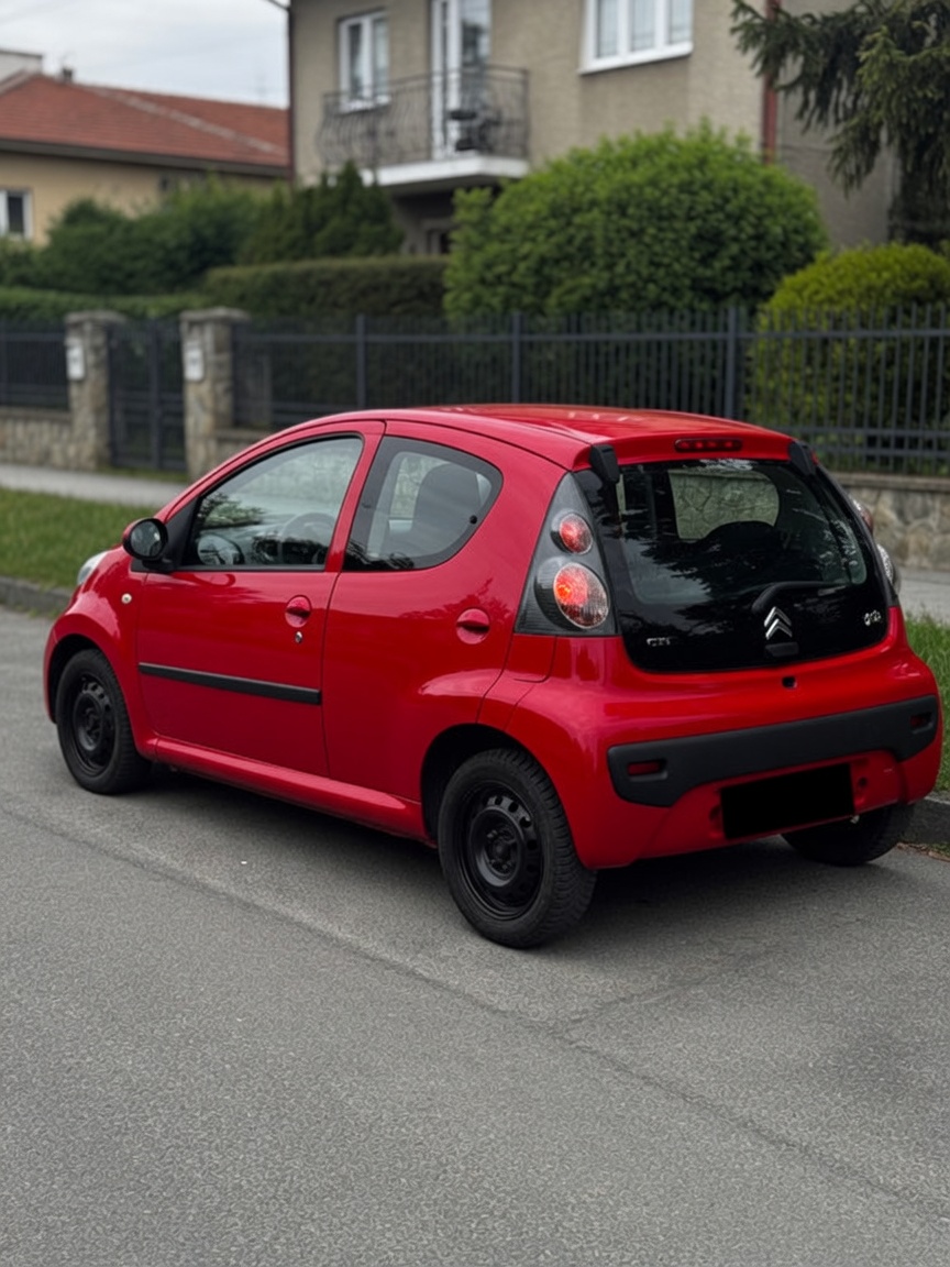 Citroën C1 červená — zadek ¾