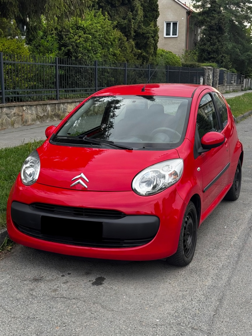 Citroën C1 červená — předek