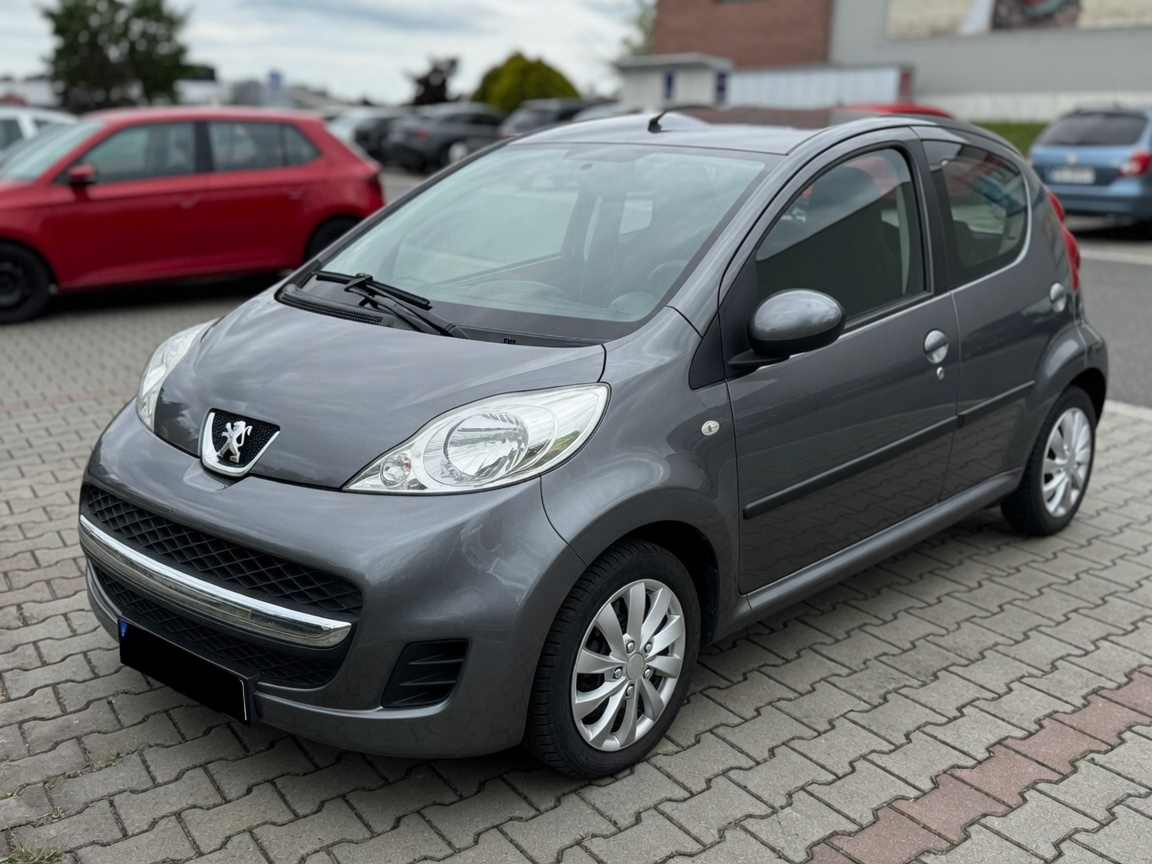 Peugeot 107 — předek